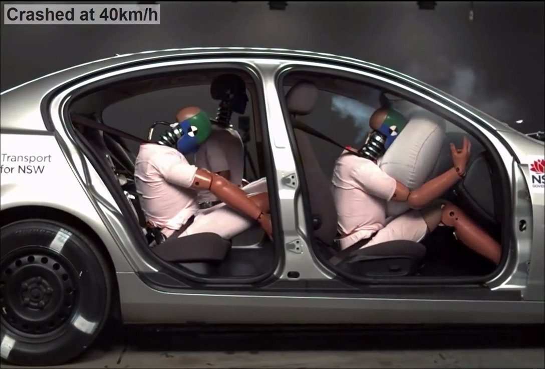Frontal crash test (generic illustration, not a Bharat NCAP test), photo 1