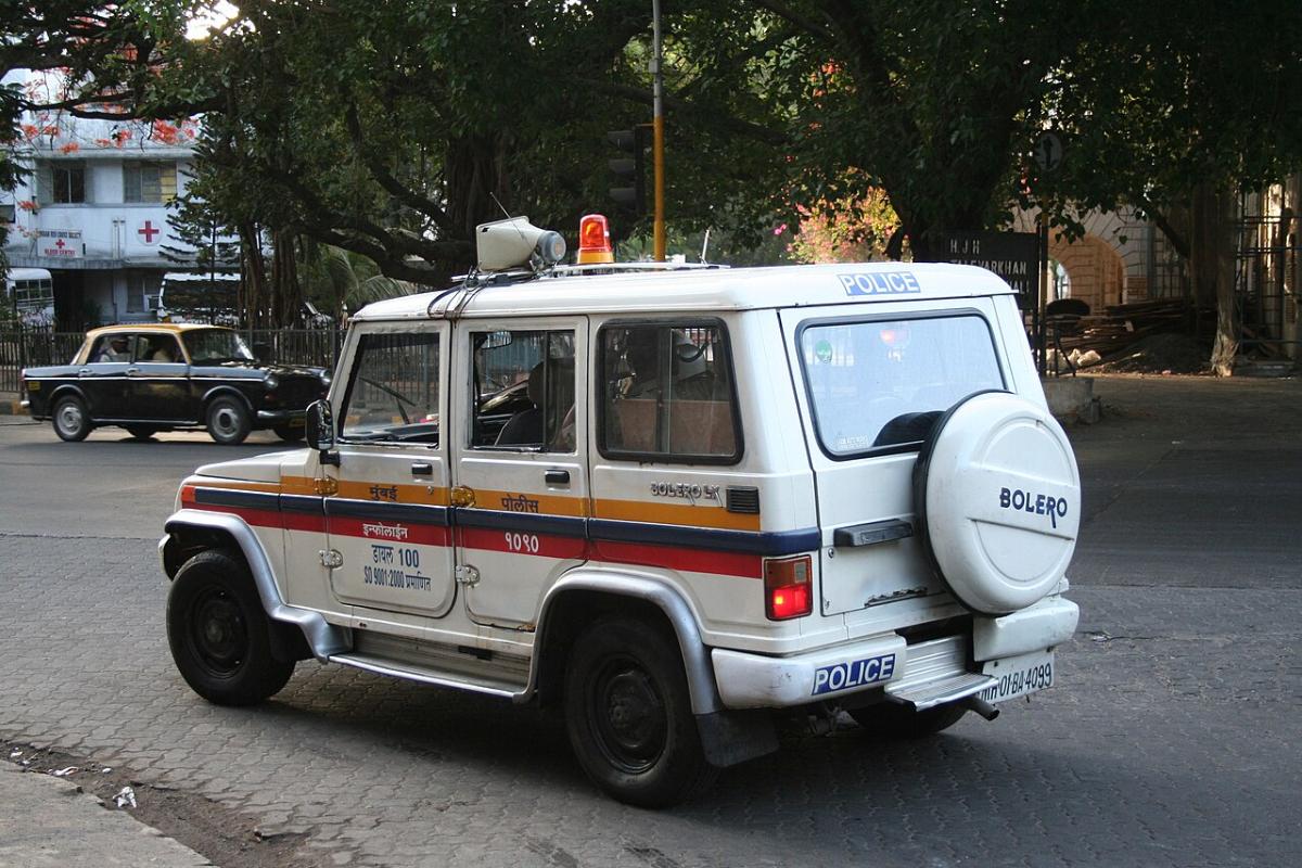Mahindra Bolero SUV, exterior photo 2