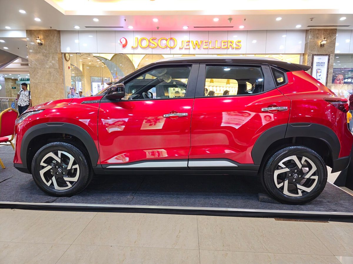 Nissan Magnite compact SUV, exterior photo 1