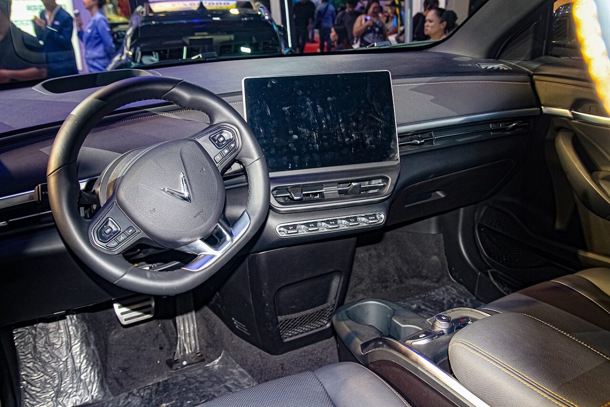 VinFast VF 6 electric SUV, exterior photo 1
