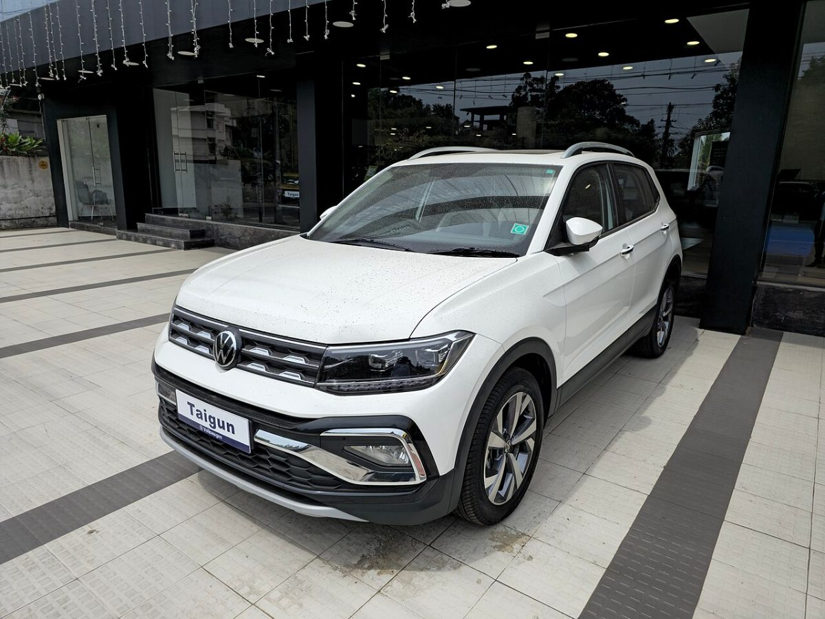 Volkswagen Taigun compact SUV, exterior photo 2